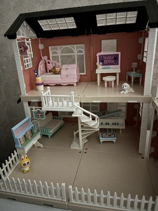 Продам кукольный домик детский