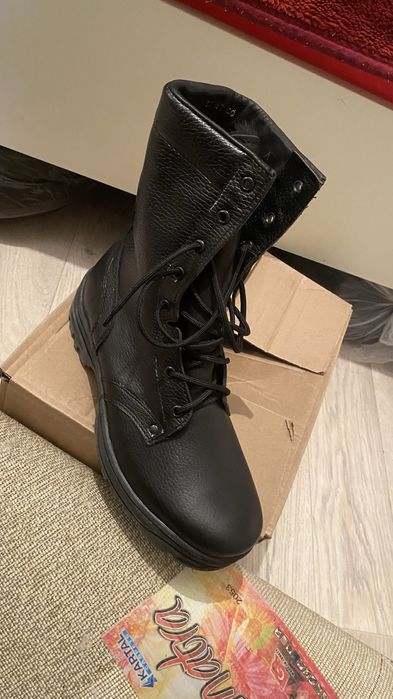 Продам берцы, бушлат