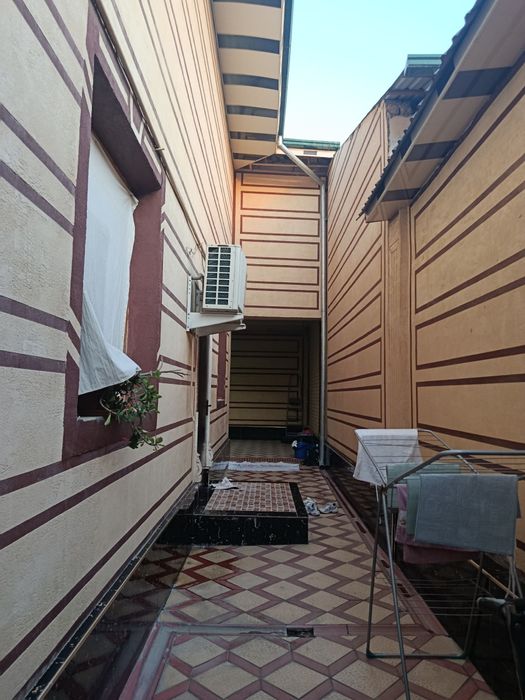 Массив Строитель  1,36 сотки 5 комнат 2 этажный дом