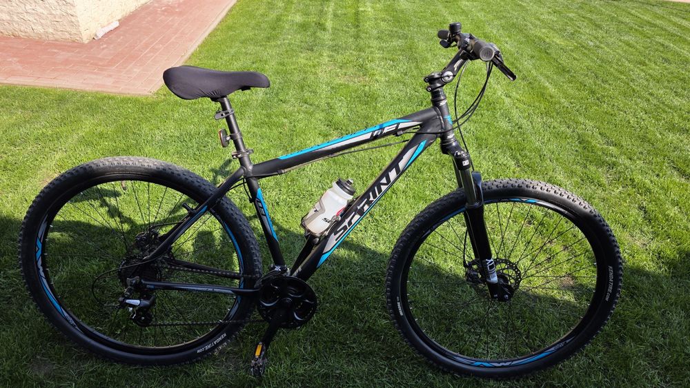 Sprint Maverick 29" 2017 hardtail, marime cadru L
super funcționala, folosita foarte puțin (cca 1000km), silentioasa si fara defecte ascunse.
Cadru: A