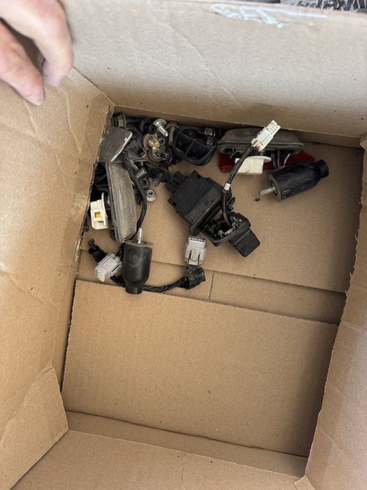 Пластик от крашки багажника