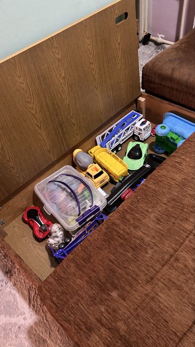 Икки кишилик диван сотилади