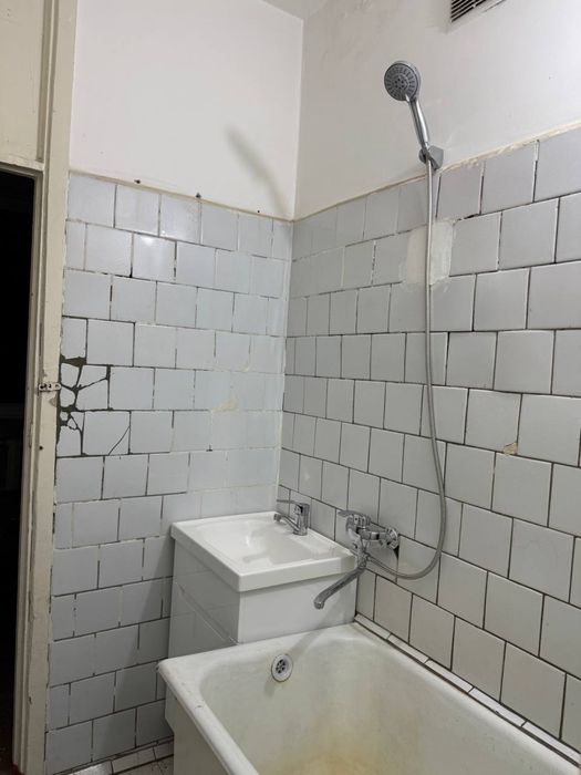 Продаётся 2х комнатная квартира. 2/3/4. М.Улугбек, массив Феруза.