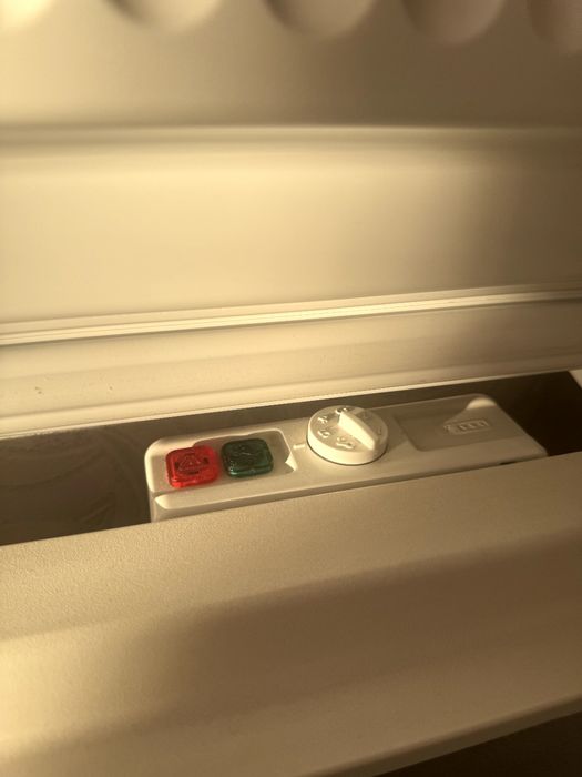 Продам морозильную камеру