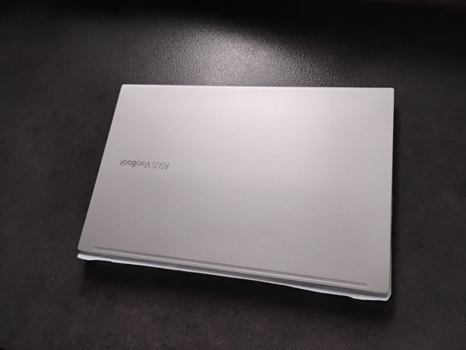 Laptop  Asus - OLED - Ryzen 5 - 5000serie - Rx Vega 7