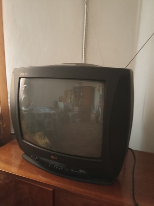 Продам телевизор LG