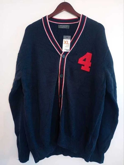 Vând pulover bărbătesc nou