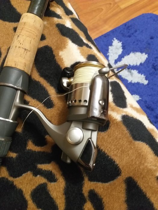 Lansetă plus mulinetă