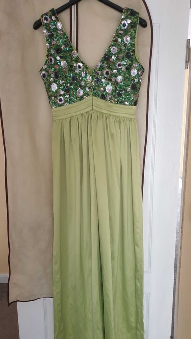 Vand rochii elegante de ocazie