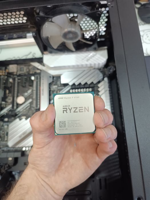 Процессор Rayzen 7 2700 am4