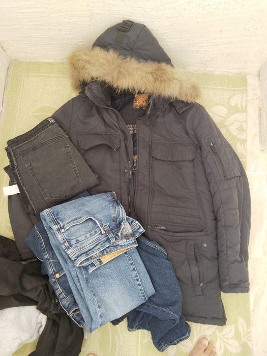 Отдам 4ооо  мужская одежда куртка зимняя