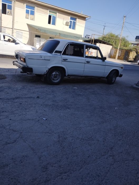 Lada 2106 sotladi