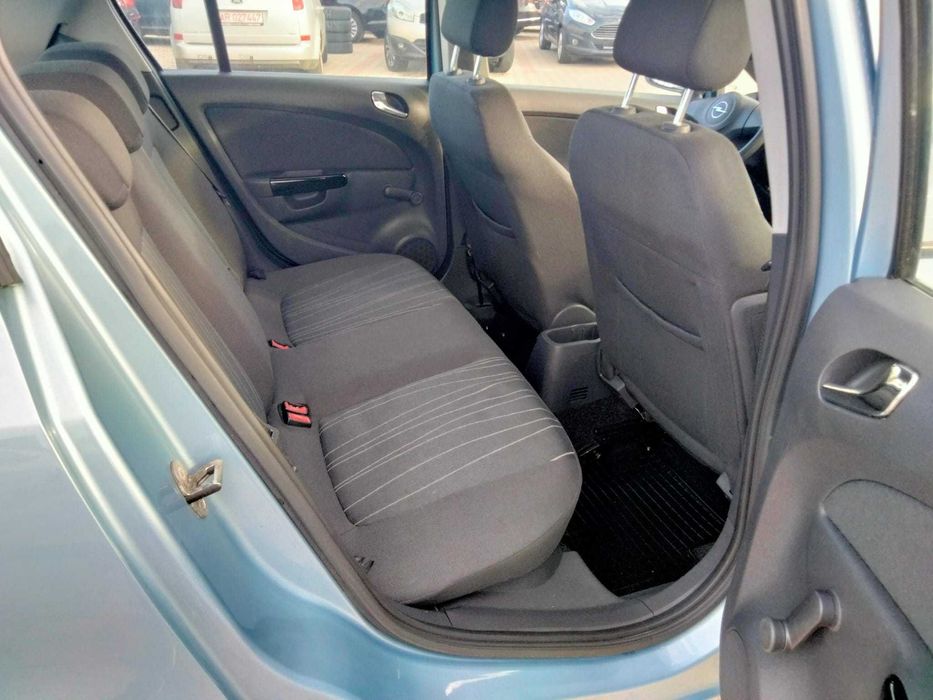Opel Corsa 1.2 Benzină 118000 km Climă An 2009