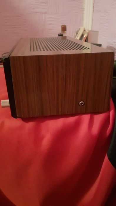 Радио с часовник TELEFUNKEN.