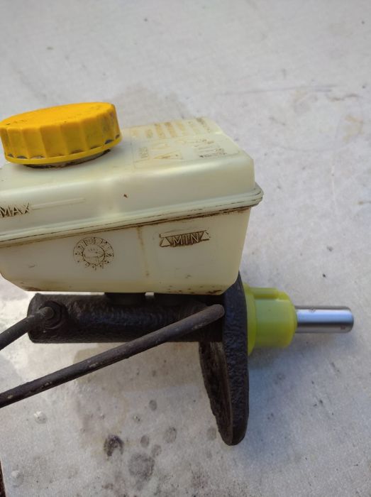 Продам запчасти на москвич 2141