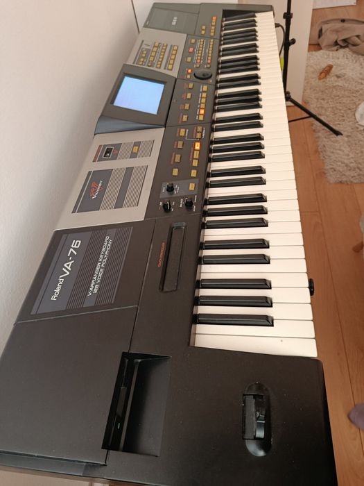 ORGĂ ROLAND VA-76. Stare foarte bună,