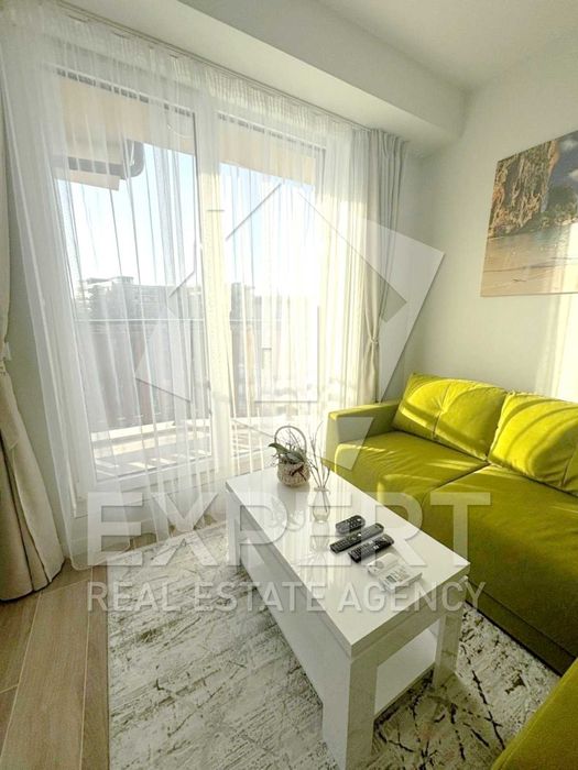 Двустаен апартамент в к.к. Св. Св. Константин и Елена, 67 м², 700 евро