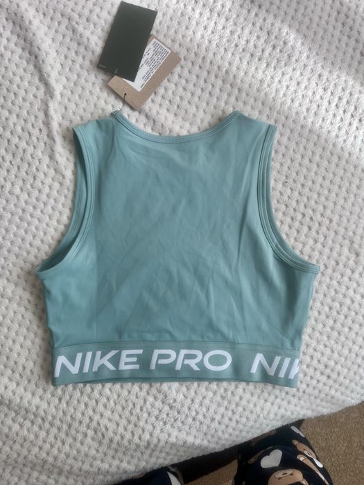 Спортен топ Nike pro