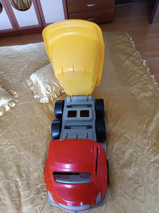 Голям пласмасов детски камион