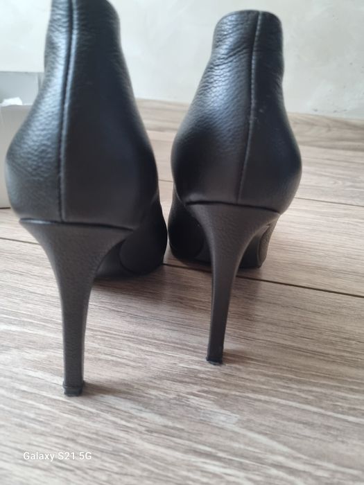 Луксозни дамски обувки Baldowski