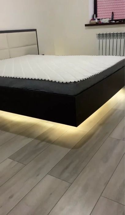 Кровать парящая с матрасом ортопед