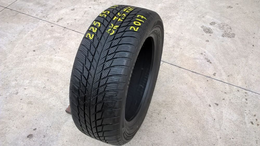 O anvelopa de iarna 225 55 17 bridgestone blizzak LM 001 cu 7,8 mm