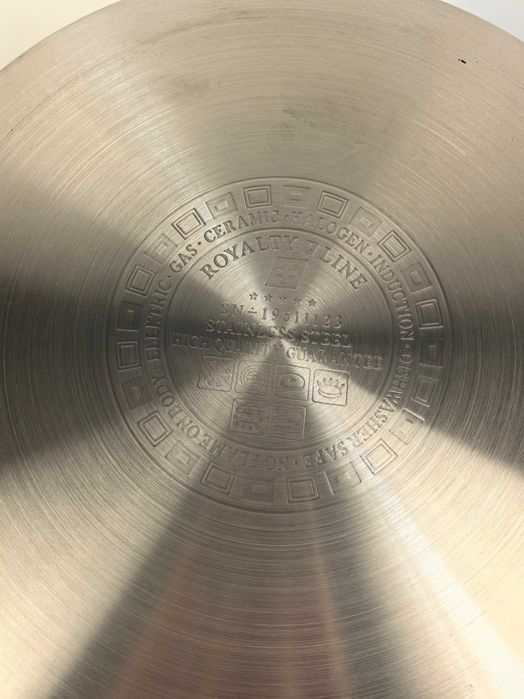 Oala inox 38x26 cm 30 litri cu capac metal 350 lei