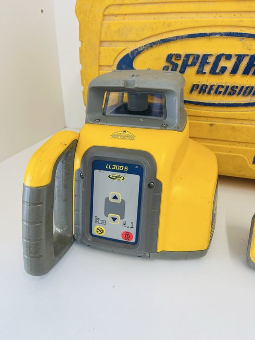 Spectra LL 300 S nivela laser rotativa