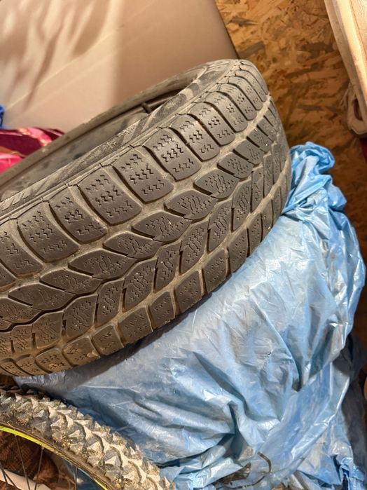 Vând 4 roți de iarnă pe 15 , cauciucuri în stare  bună, sau l‐a schimb cu jante pe 16, roțile sunt după Skoda