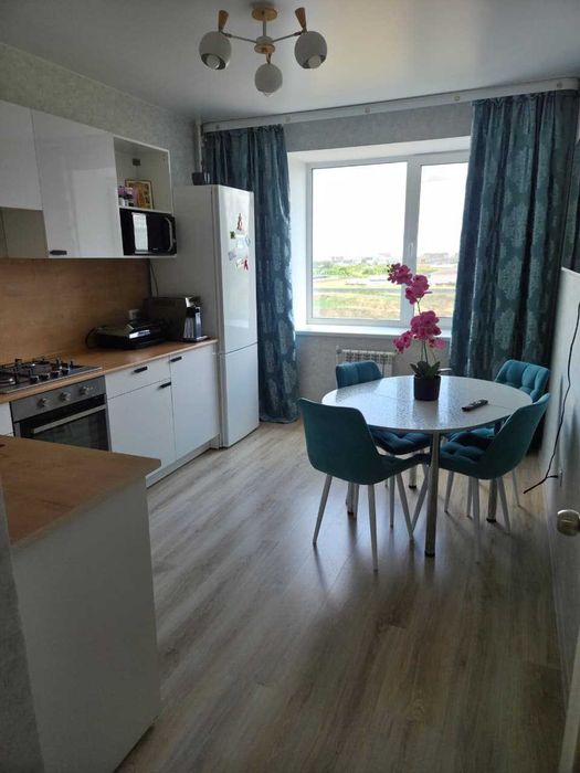 3к Береке 81 м2 7/9эт с мебелью!