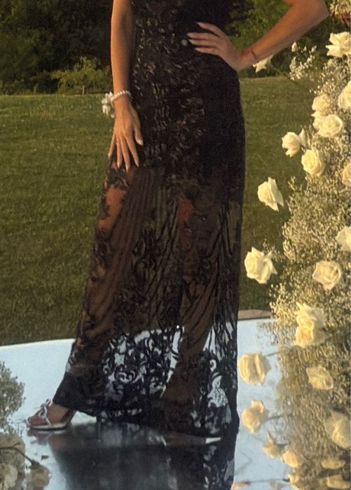 Официална черна рокля