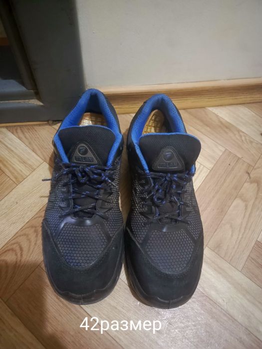 Продам спец обуви