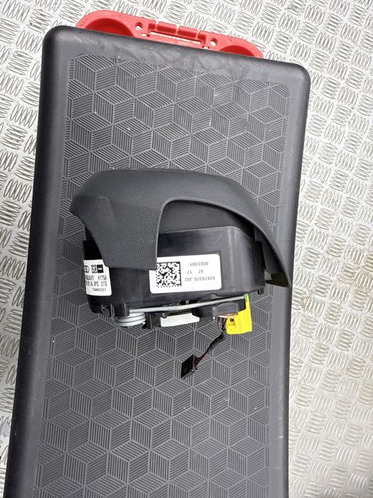 Airbag за Audi A4 B9  – оригинален, номер 8W0880201 AL 6AL
