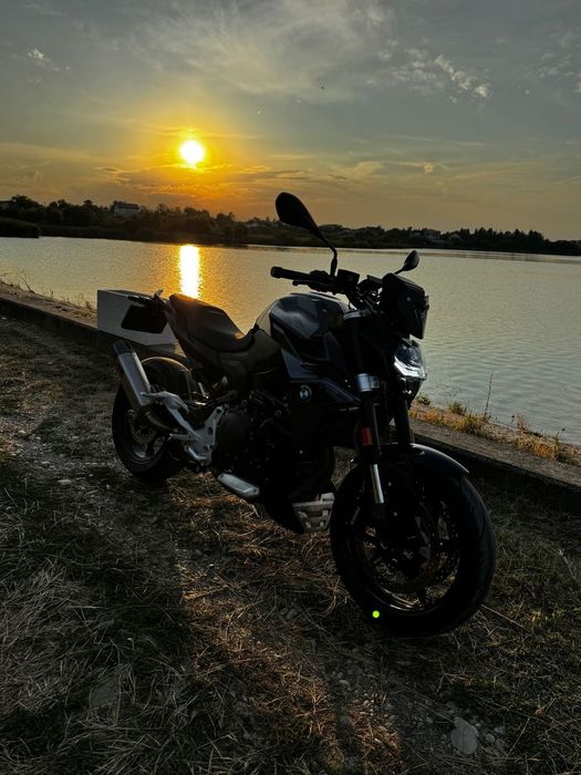 BMW F900R BMW F900R Triple Black 2025 | 7.930 km | Prim proprietar | Akrapovič