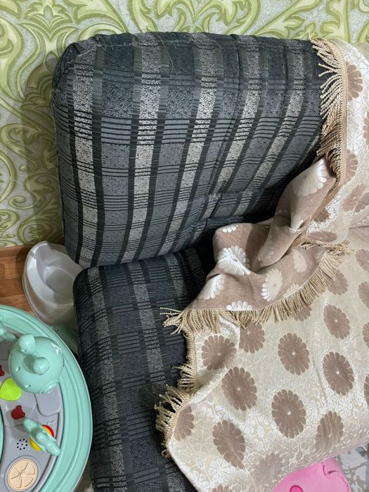 Диван с креслом