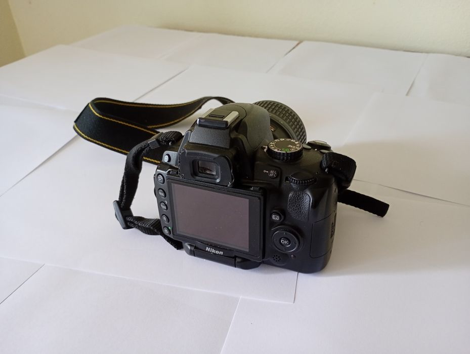 Kit Nikon D5000+ obiectiv 18-50mm