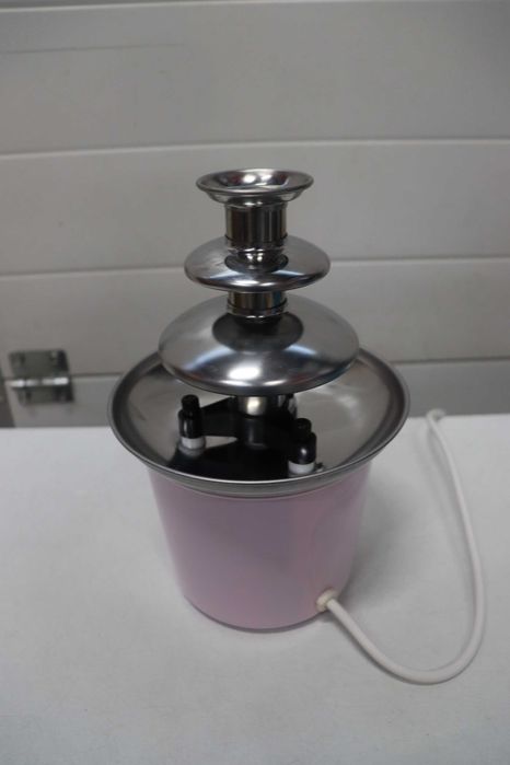 Шоколадов фонтан Bestron, 3 нива розов, 15,5x15,5x24,5см 60W