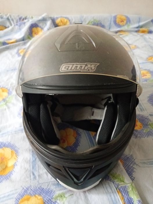 Продавам  Мото Каска Във Много Добро Състояние