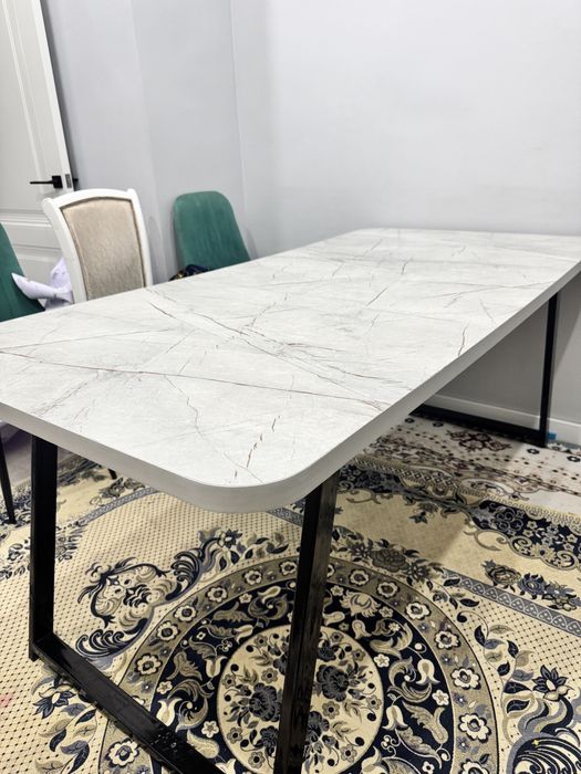 Срочно Продается Стол кухонный размер 180длина, 90 ширина