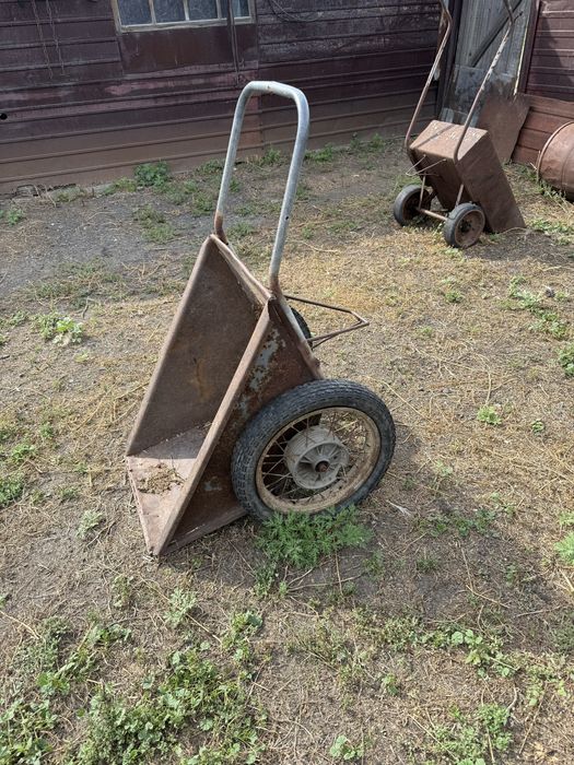 Продам прицепы и тачки