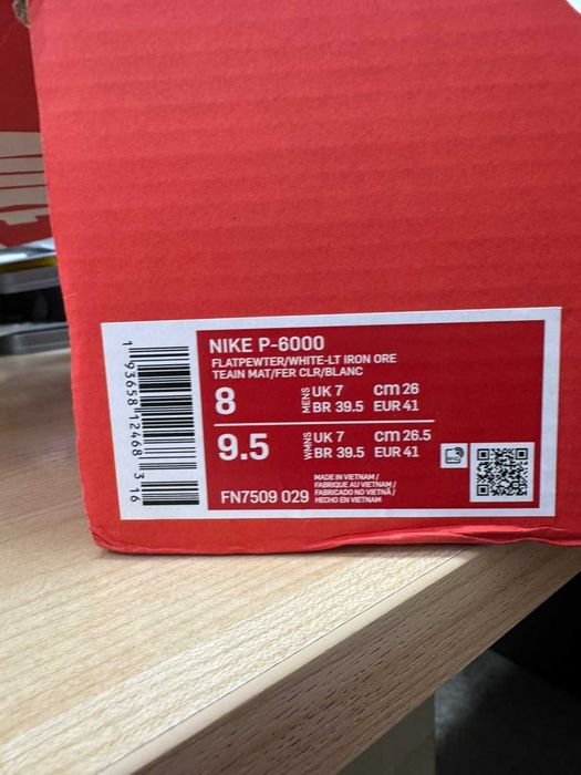 Кроссовки Nike P-6000 EUR41