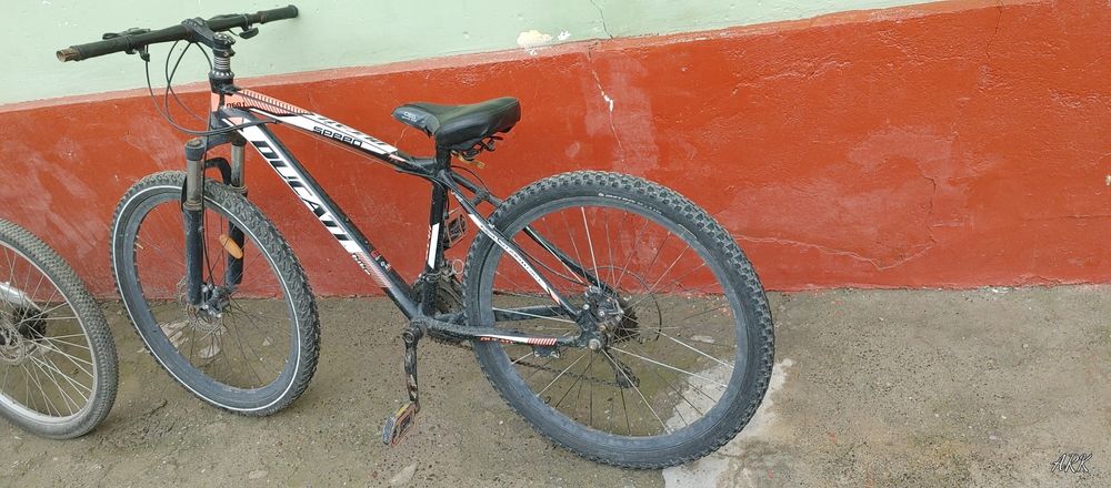 2 та Велесопед сотилади.