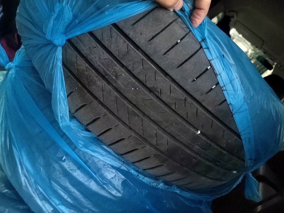 Продам пару летних шин