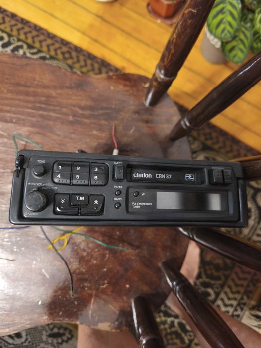 Радио касетофон за автомобил. Clarion CRN 37 и BMW reverse (PHILIPS)