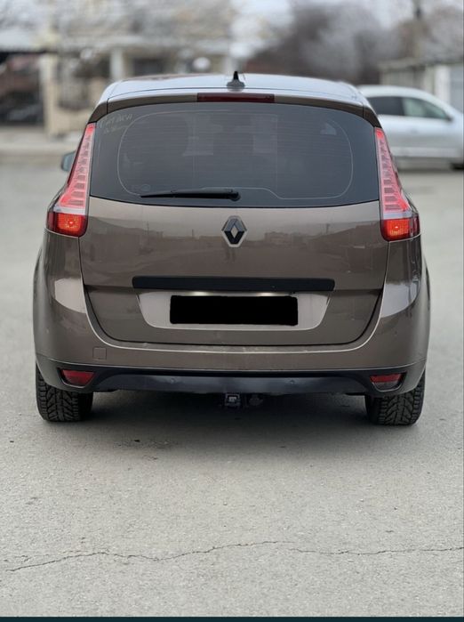 Renault grand scenic 2011