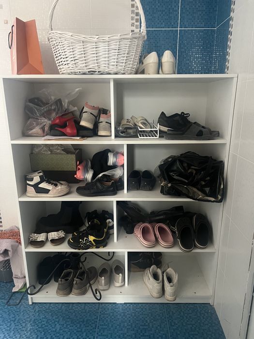 Продам открытую обувницу