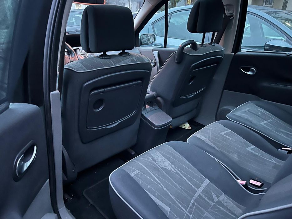 Vând Renault Megane Scenic 2