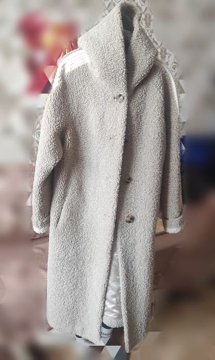 Продам пальто демисезонные. Чебурашка