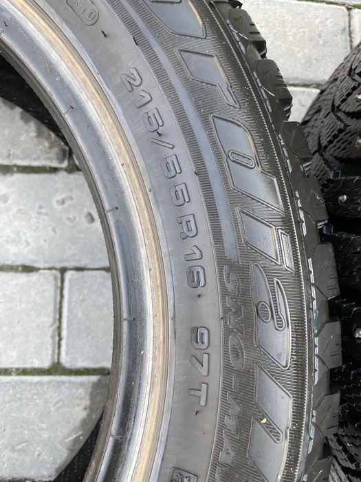 Зимние шины на 215/55 R16