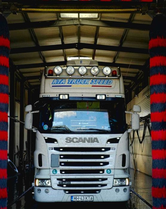 Ansamblu Scania R420 + Semiremorca Schmitz Mega